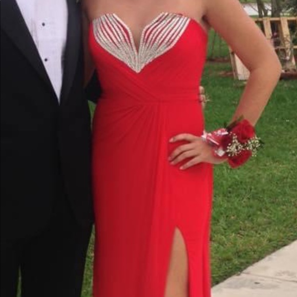 La Femme Red Prom Dress - Picture 2 of 6